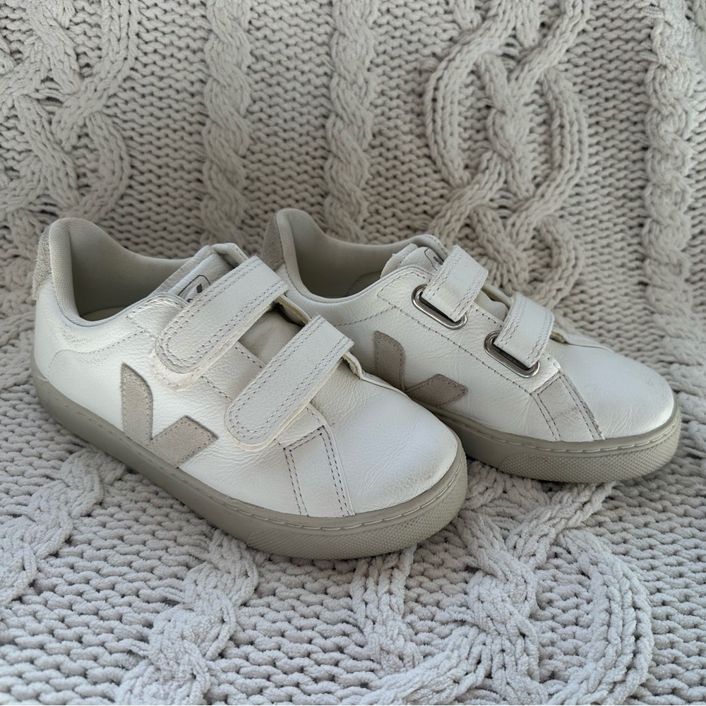 Veja Kids Velcro Esplar Sneakers Size 1 US EUC